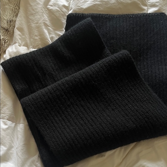 John Varvatos Other - John Varvatos Charcoal Cashmere scarf